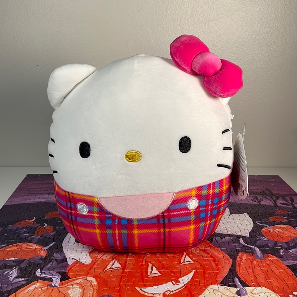 Squishmallows Plaid Preppy Hello Kitty - Picture 1 of 7